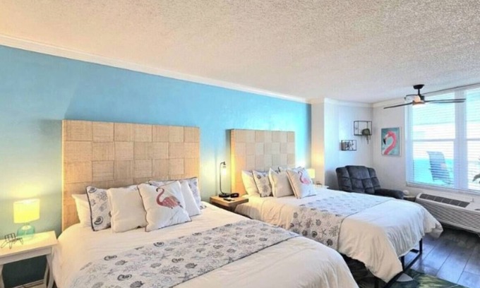 Lenox Park Condo | Sandy Toes! A bright and vibrant studio condo in Daytona Beach FL Unit 418!