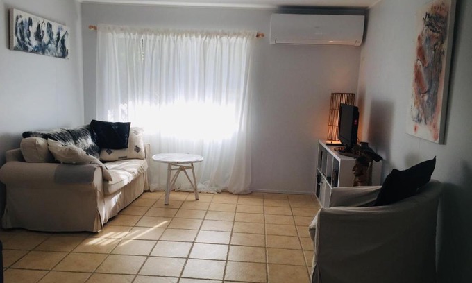 Bangalee Bed & Breakfast | Sandy toes