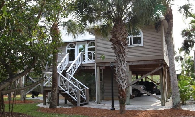 Dinkins Bayou House | Sanibel Island Private Vacation Home - Dog Friendly
