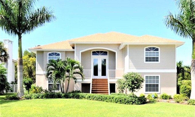 Beachview Country Club Estates House | Sanibel tranquility - 4 bedroom, 3 bathroom, heated pool, minutes walk to beach
