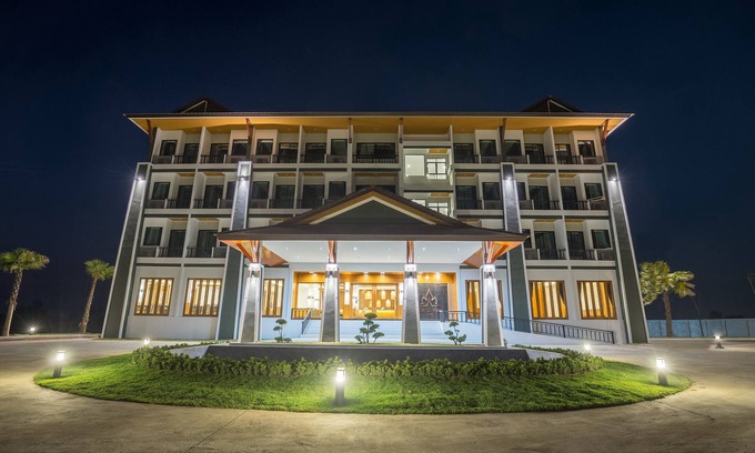 Thoeng Hotel | Sann View Hotel