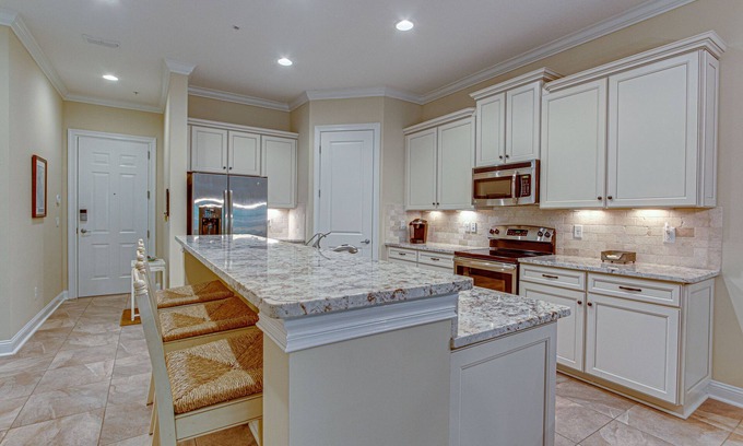 American Beach Condo | SansSouci "No Worries" Summerwoods of Amelia Condo,Walk to Beach! OR Enjoy Pool!
