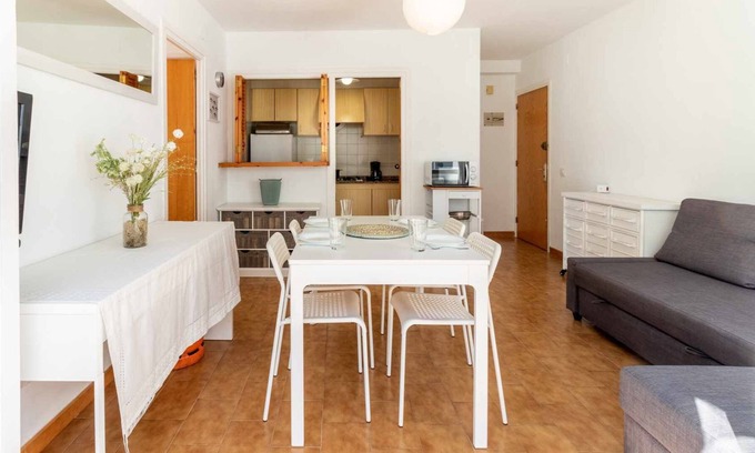 Ciudad Universitaria Apartment | SANT CARLES 25.2 - sunny apartment with terrace
