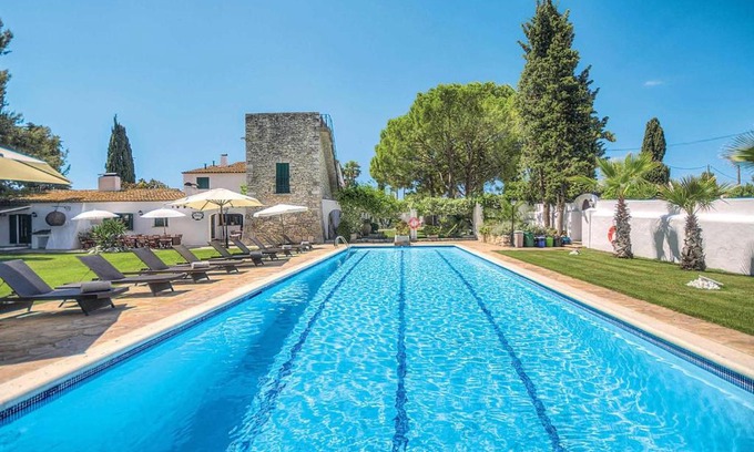 Can Macia Villa | Sant Pere de Ribes Villa Sleeps 22 Air Con WiFi