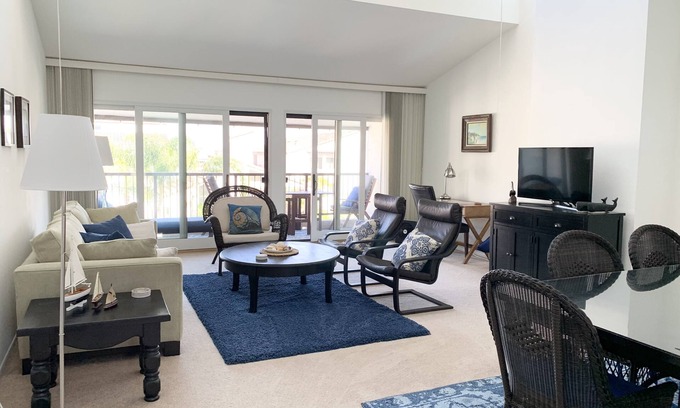 East Mesa House | Santa Barbara Condo-walking distance to Leadbetter Beach