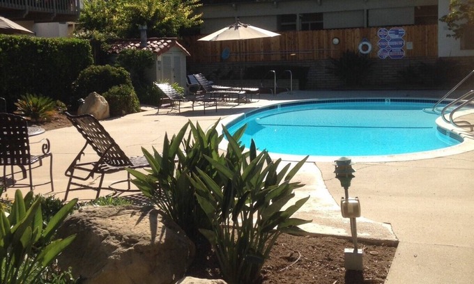 Upper East Condo | Santa Barbara Luxury Upper East Condo