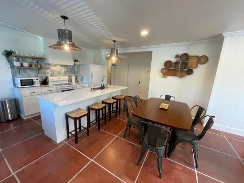 Knoxville House | Santa Fe Inspired Bungalow- 5 minutes to downtown