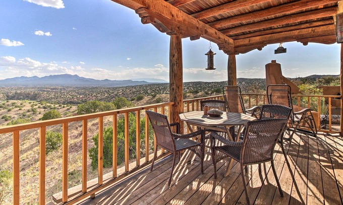 Canoncito House | Santa Fe Retreat w/ Majestic Mountain Views!