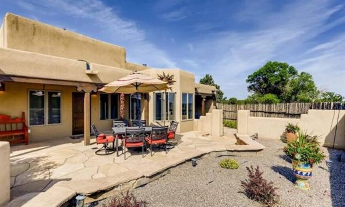 Eldorado at Santa Fe House | Santa Fe’s top rated Casa de Ochoa is available for Summer & Fall trips.