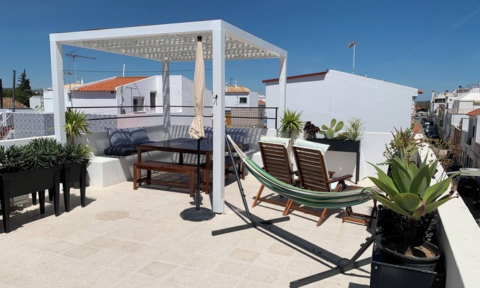 Santa Luzia House | SANTA LUZIA Townhouse | 2 Bedrooms | Terrace | BBQ