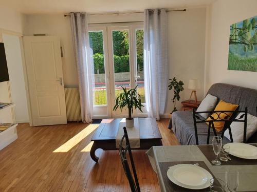 Saint-Ouen-de-Mimbre House | Santa Maria