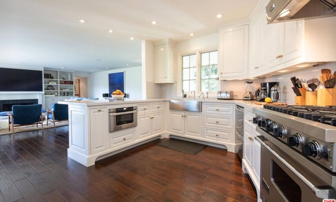 Pacific Palisades House | SANTA MONICA ADJACENT PACIFIC PALISADES CANYON VIEW 3 BEDROOM HOME