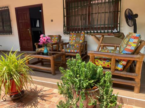 Atimpoku Cabin | Santa Monica Home Lodge