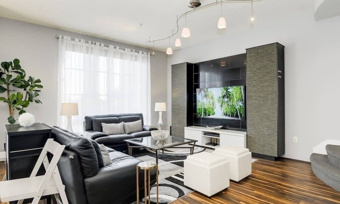 San Jose Condo | Santana Row Properties #1 - Silicon Valley Getaway