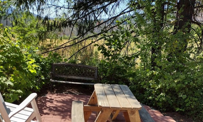 Lyons House | Santiam Canyon Tiny House on Private 1+ Acre