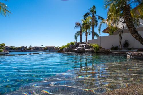 Arrowhead Lakes Ski Chalet | Santorini