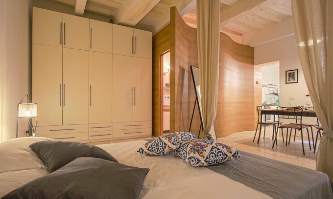 Oltrarno Apartment | SantoSpirito Suite - Hosted by Sweetstay