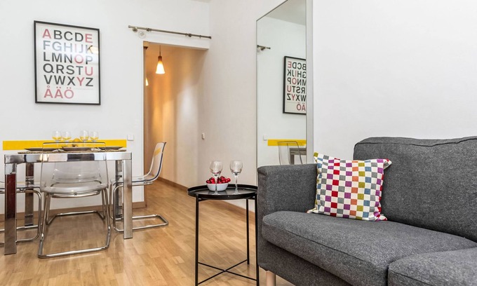 La Maternitat i Sant Ramon Apartment | Sants-Montjuïc: Avenida Madrid by Interhome
