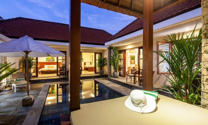 Sanur Villa | Sanur Beach Villa 3 b/room private pool