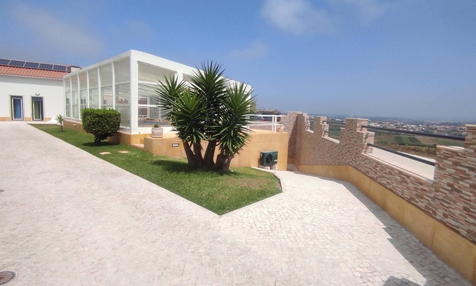 Sao Pedro da Cadeira House | Sao Pedro Da Cadeira: House/Villa - São Pedro da CadeiraHouse with garden