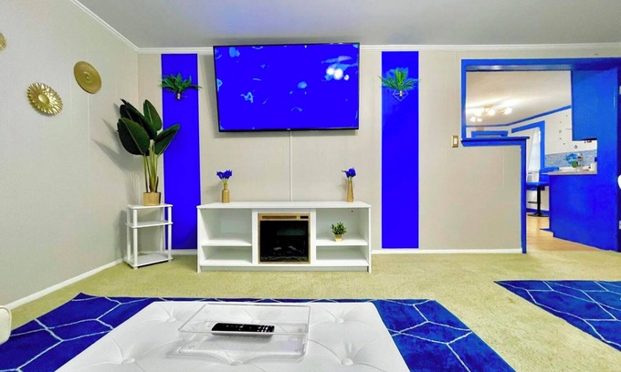 Old Brooklyn House | Sapphire Haven: Peaceful 2BR Upper Unit Retreat | Laundry, Parking, Safe Location 8 Min to Airport