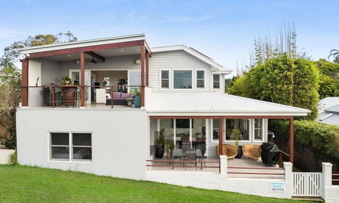 Urunga House | Sapphire Magic - Stunning waterfront retreat in the picturesque town of Urunga.