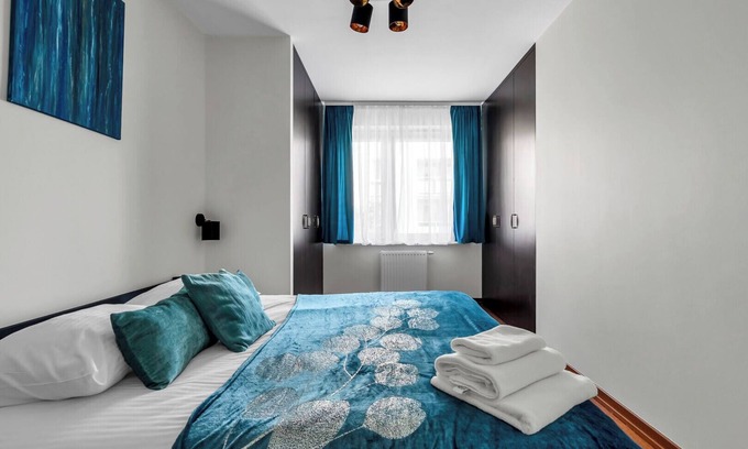 Bialoleka Apartment | Sapphire Sky Deluxe Apartment