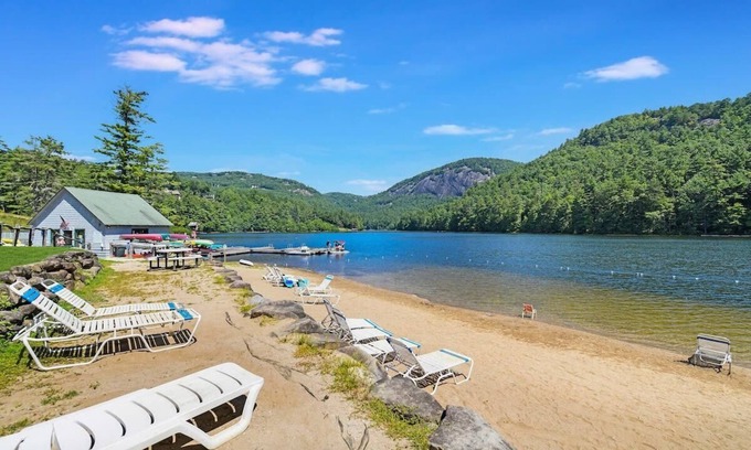 Sapphire Cabin | Sapphire Valley Cabin - Many Resort Amenities!