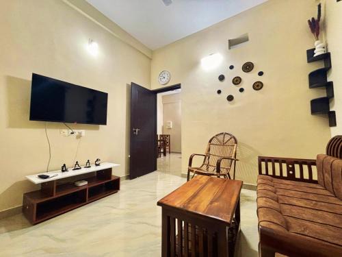 Perintalmanna House | Saraa Homes Fully Furnished 2BHK Apartment