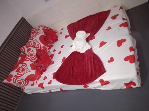 Clarin Bed & Breakfast | Sarah's Garden BnB & BnB Spa Family room with livingroom