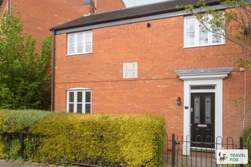 Rocester House | Sarah's House BBQ Parking 10mins To Alton Towers