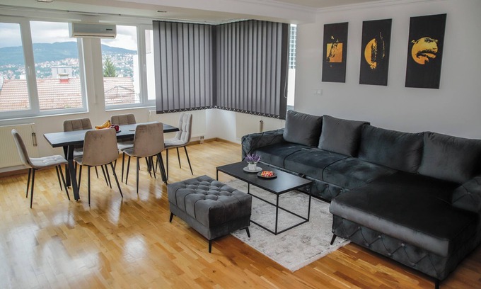 Novo Sarajevo House | Sarajevo City View with parking