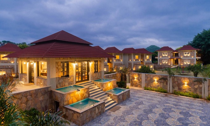 Eklingji Resort | Sarasiruham Resort Private Pool Villa