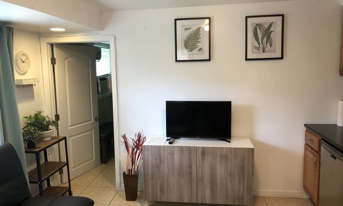 Sarasota Springs Apartment | Sarasota Great Location and Best Price!