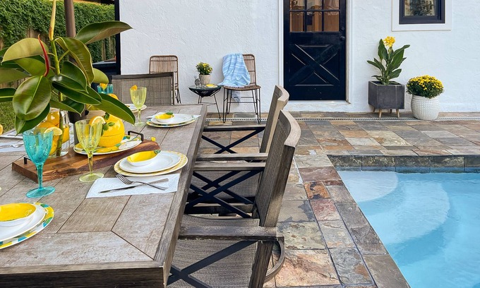 Alta Vista House | Sarasota Sunshine 3BR 2B private home w pool ,by downtown, 7miles to beaches.