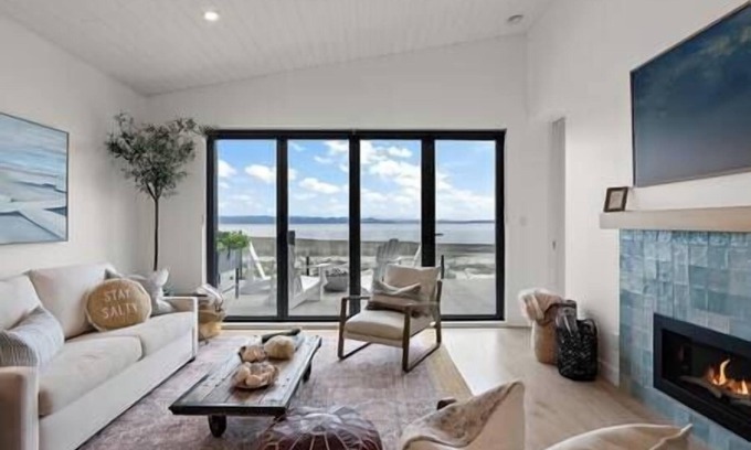 Black Creek House | Saratoga Beachfront Villa