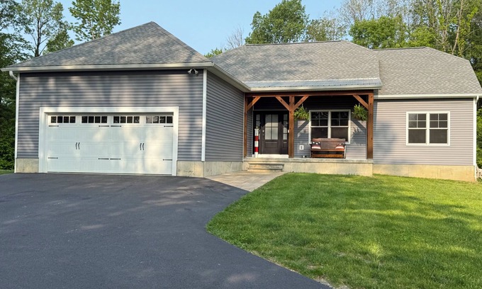 Ballston Spa House | Saratoga Get AwaynSpacious 4 bedroom house in charming Ballston Spa w/WiFi, AC