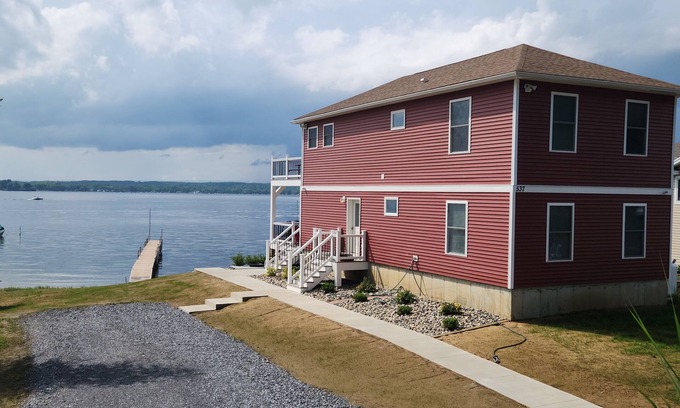 Saratoga Springs House | Saratoga Lake House Private Beach and Dock SPAC