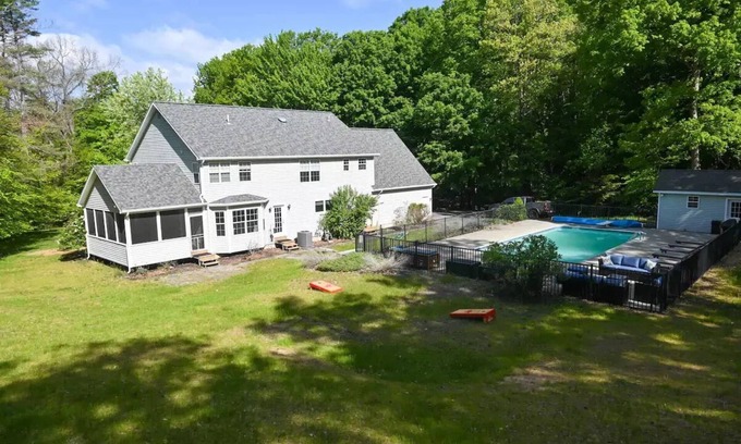 Saratoga Springs House | Saratoga oasis on 5.5 acres w/inground pooln
