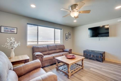 Saratoga Apartment | Saratoga Retreat about 3 Mi to Saratoga Lake!