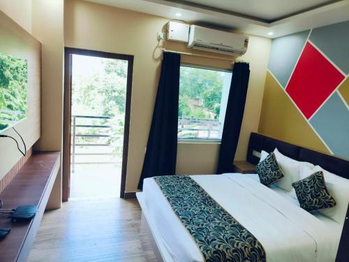 Begusarai Hotel | SAROJINI GARDEN HOTEL & RESTAURANT