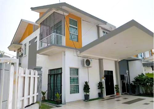 Kampung Jelatang House | Sarrah Homestay At Kasa Height Residence