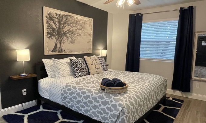 Johnson City Cottage | Sauceda Cottage at Wrenwood Ranch, King Bed