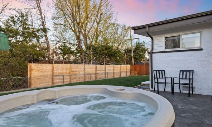 Alta Vista Area House | Sauna- Hot Tub- Garage Game Room- Outdoor Dining