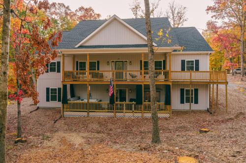 Massanutten House | Sauna - Hot Tub - Theater - Arcade - Family Fun