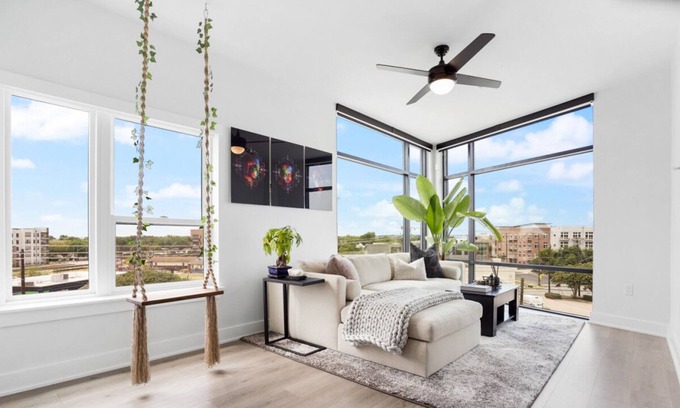 Blackshear-Prospect Hill Condo | Sauna in Style | Luxurious Condo + Rooftop Access