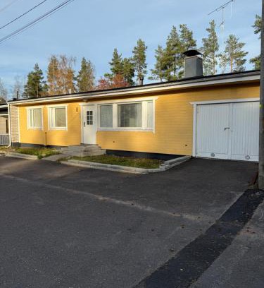Karhula Apartment | Saunallinen iso omakotitalo