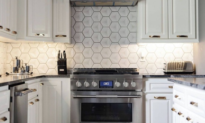 Historic Downtown Savannah House | Savannah Charm Walk to Forsyth Park & Chatham Square