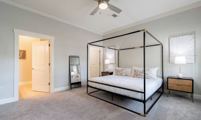 Old West Broad Neighborhood Apartment | Savannah Residences