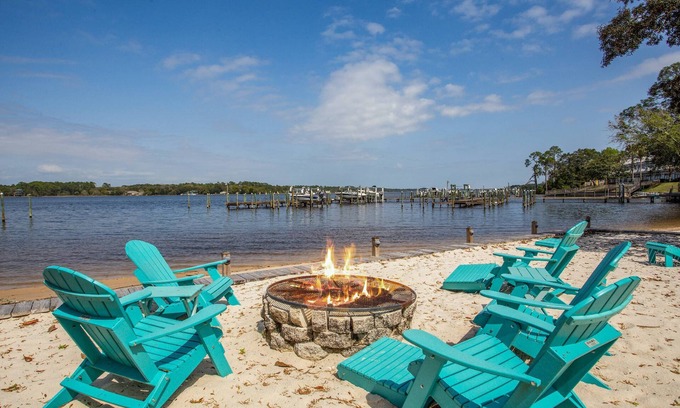 Navarre House | Save 10% on 3+ Nights, Book by Oct 31!